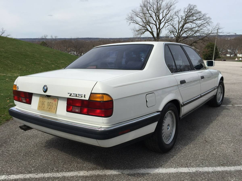 Illustration for article titled Would You Go $6,500 For This Clean, Low Mileage 1989 BMW 735i?